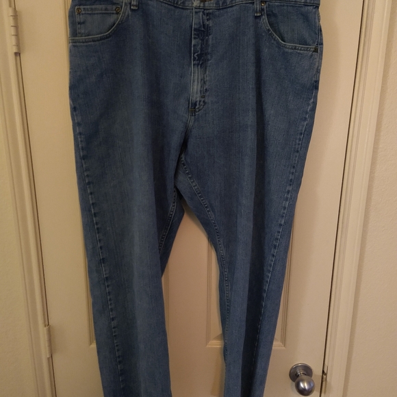 Wrangler Relaxed Fit Blue Wash Denim Jeans Men's sz 42x30. - Picture 3 of 7